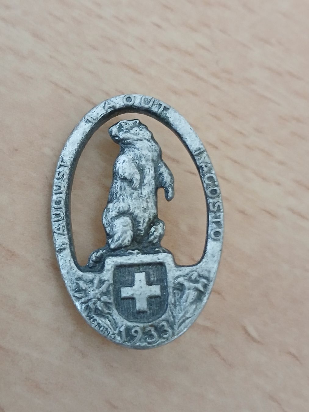 Broschen & Nadeln: Brosche Murmeltier Schweiz 1. August 1933 Oval. – Gebraucht aus Langrickenbach von Davy_Jones