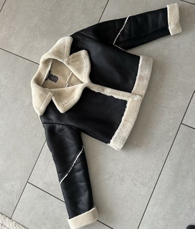 Jacke mit Teddyfell von Primark Grösse.XS in Top Zustand