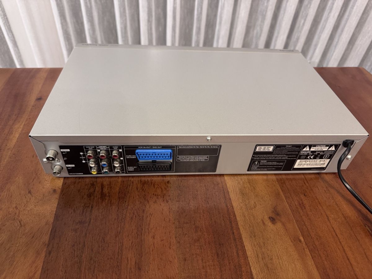 Philips Lecteur multimedia & Streamer: Philips DVD/VCR Player DVP3350V  – D'occasion à Seewen SZ par QM.03 7