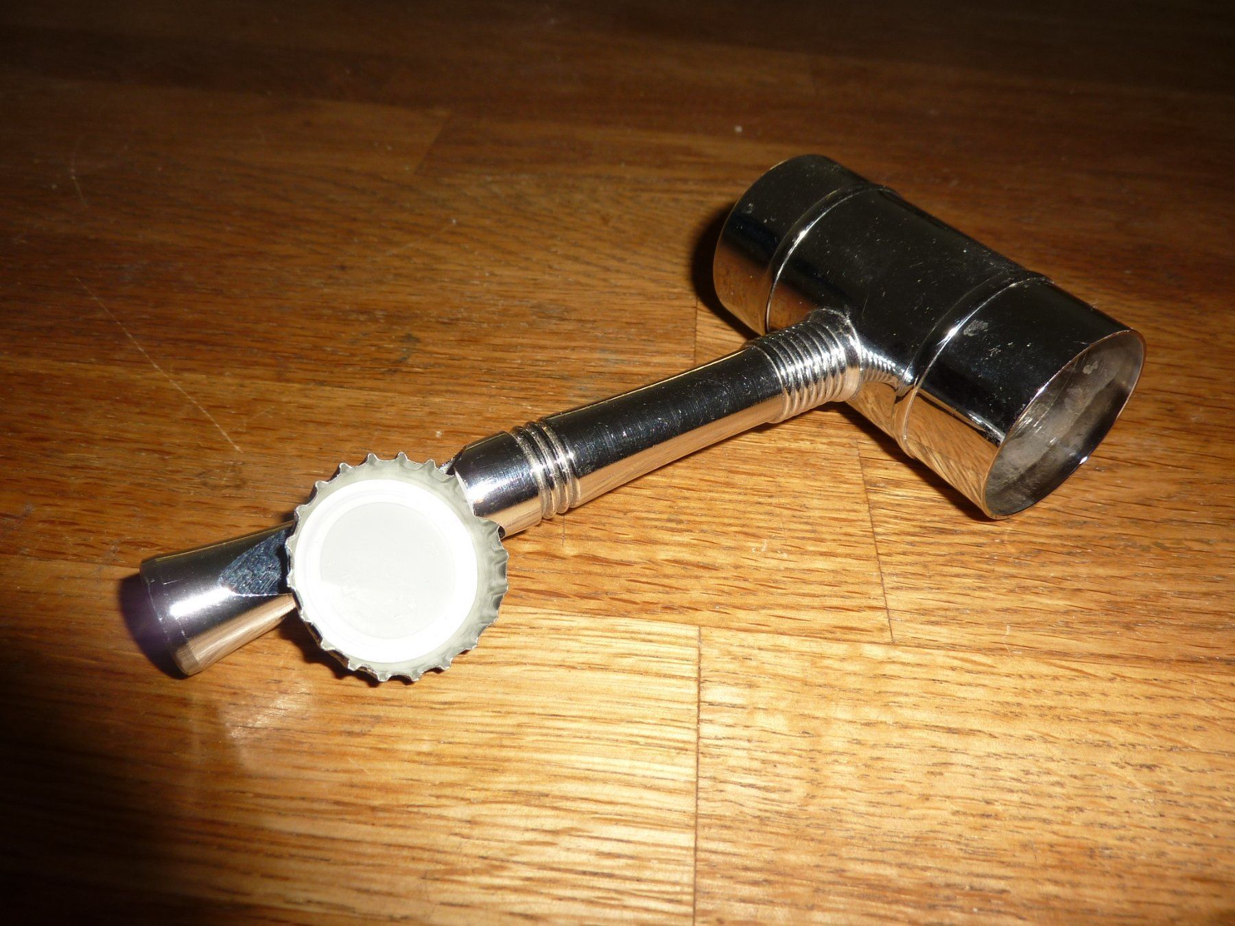 Apribottiglie & Tappi per chiusura: Flaschenöffner Trinkglas Hammer – Usato da Hochfelden venduto da swissice