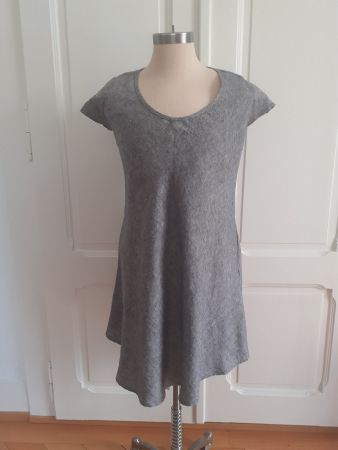 Robe d'été grise en lin, taille M, idéale pour la plage!