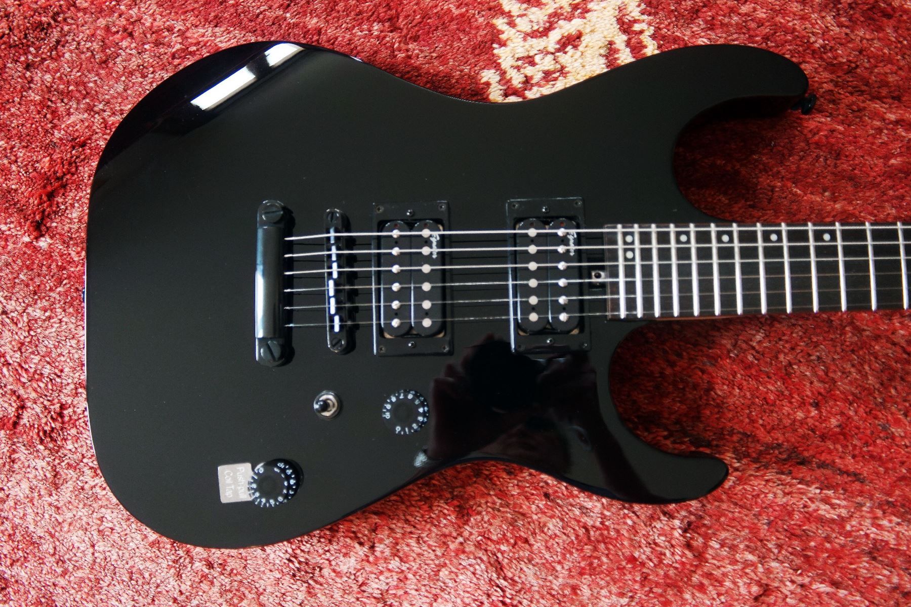 Strumenti ad arco e pizzico: guitare Washburn X100 neuve avec housse – Nuovo (secondo la descrizione) da Goumoens-la-Ville venduto da Vitamine 1