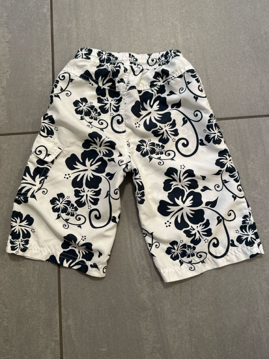 C&A Pantaloni: Shorts Gr.110 – Usato da Pratteln venduto da Nala78 1
