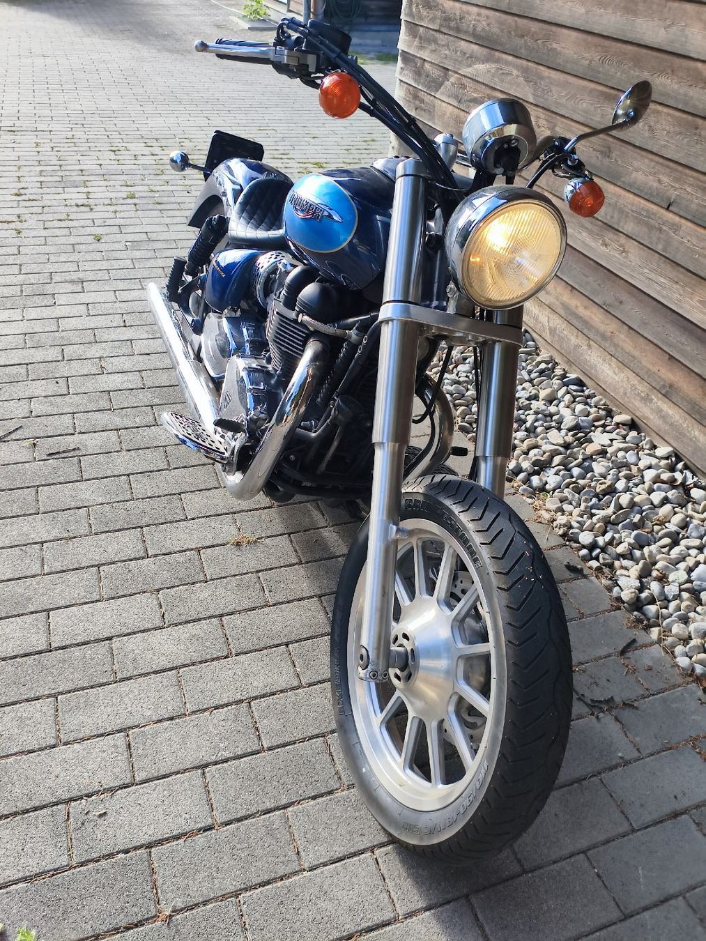 Triumph Strada: Triumph America 900 EFI – Usato da Bowil venduto da capdu 1