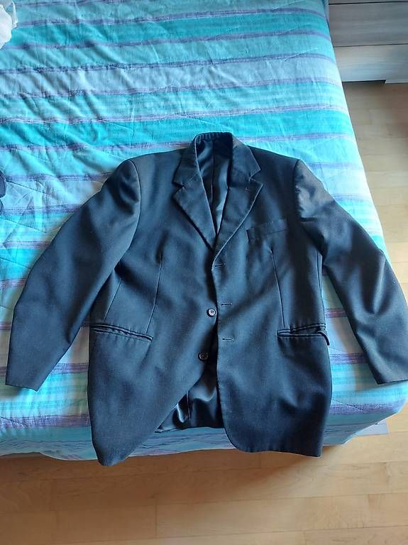 Costumes: Abito elegante grigio – D'occasion à Chiasso par don_dp56 2