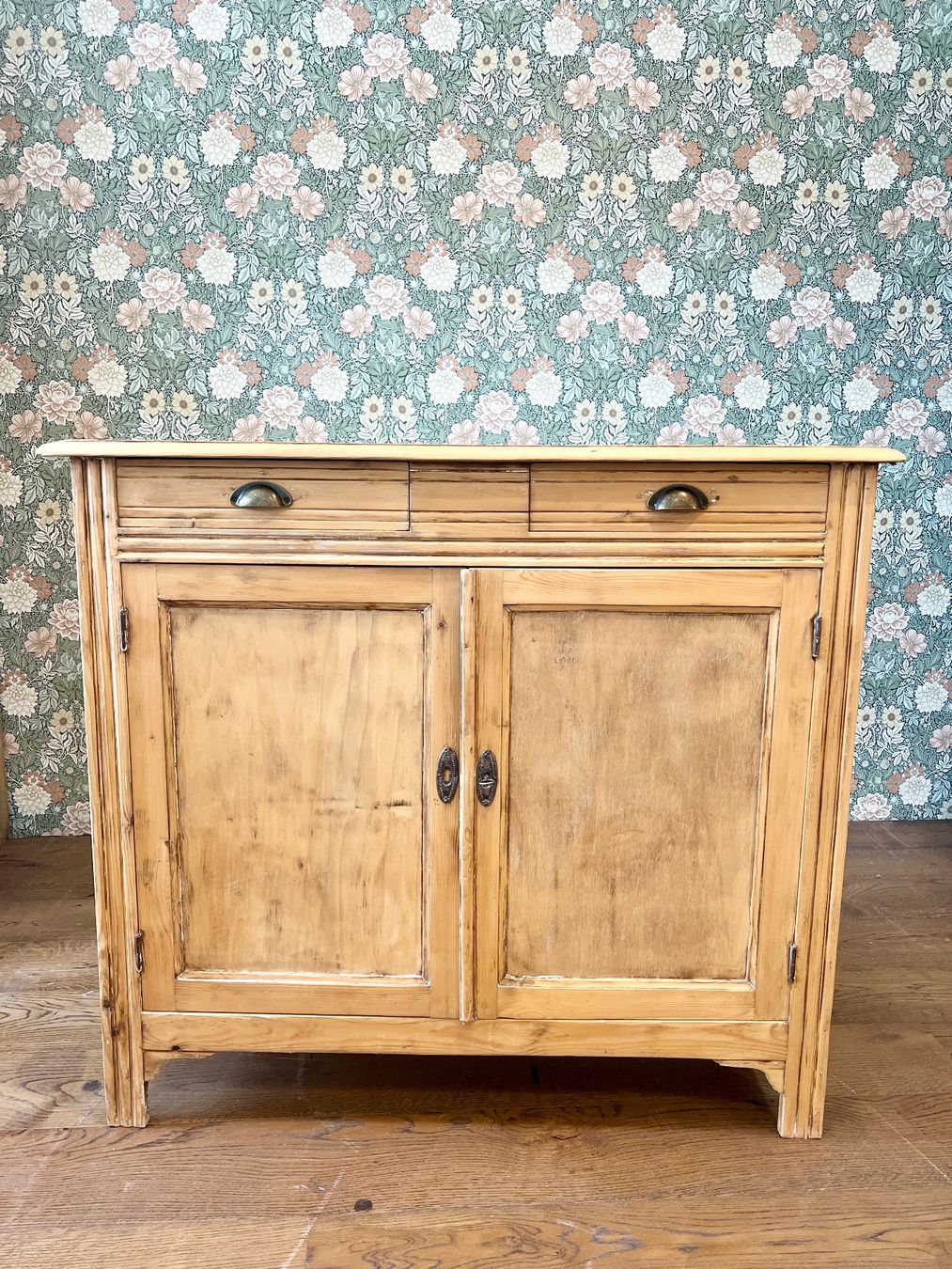 Kommoden: Kommode Sideboard 110 x 40 cm – Gebraucht aus Sirnach von dasrosahaus