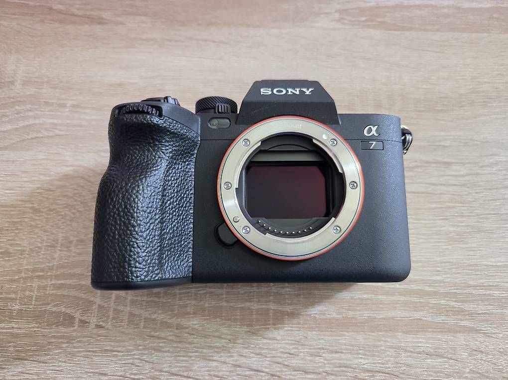 Sony Fotocamera: SONY Alpha A7 IV BODY (Shutter Count - 1850) – Usato da Dietikon venduto da Living-off-Commons 1