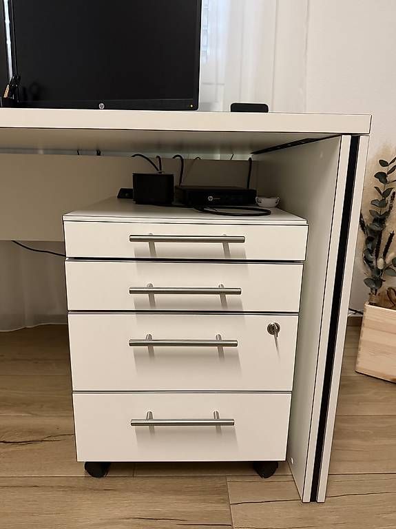 Bureaux: Schreibtisch inkl. Korpus – D'occasion à Widnau par sar_p6vq 1