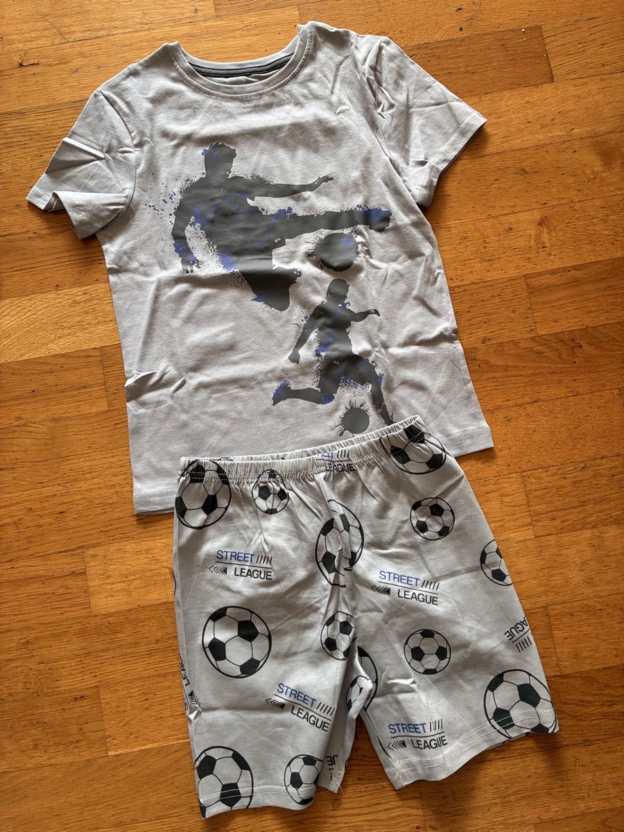 Pyjamas & Ähnliches: Tolles Pyjama Gr. 128, Neu – Neu (gemäss Beschreibung) aus richterswil von lunamarie001