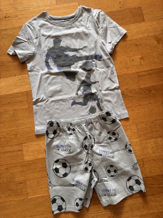 Tolles Pyjama Gr. 158, Neu