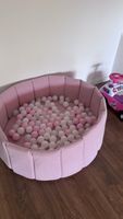 Runder Bällebad-Pool rosa, mit Bällen