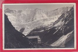 BÄREGG-HÜTTE UND DIE FIESCHERHÖRNER