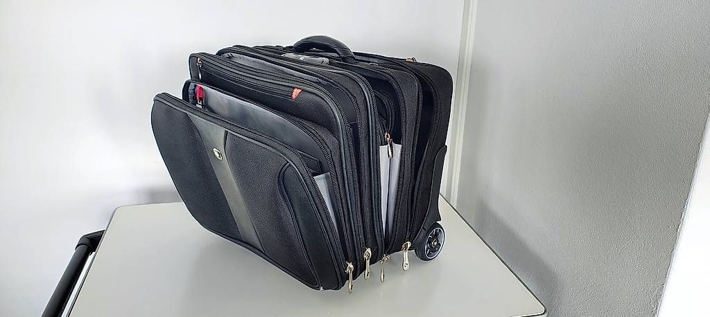 Wenger Valigie: Wenger Trolley Patriot Koffer – Usato da Bülach venduto da Surbetone