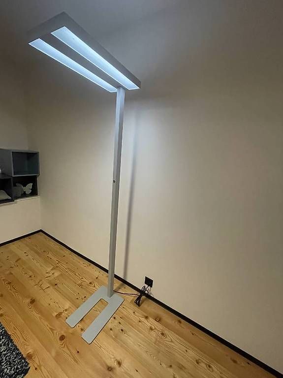 Lampes: Lampadaire de bureau LED – D'occasion à Conthey par conthey87