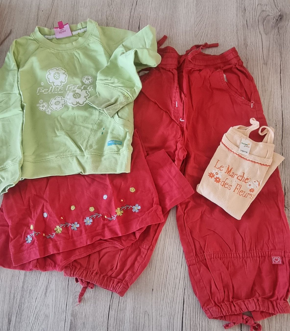Kleiderpakete & -sets: Sack voll Mädchenkleider gr.110 – Gebraucht aus Grossdietwil von GNOM313 8