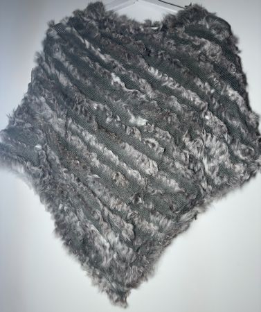 Poncho mit Fell