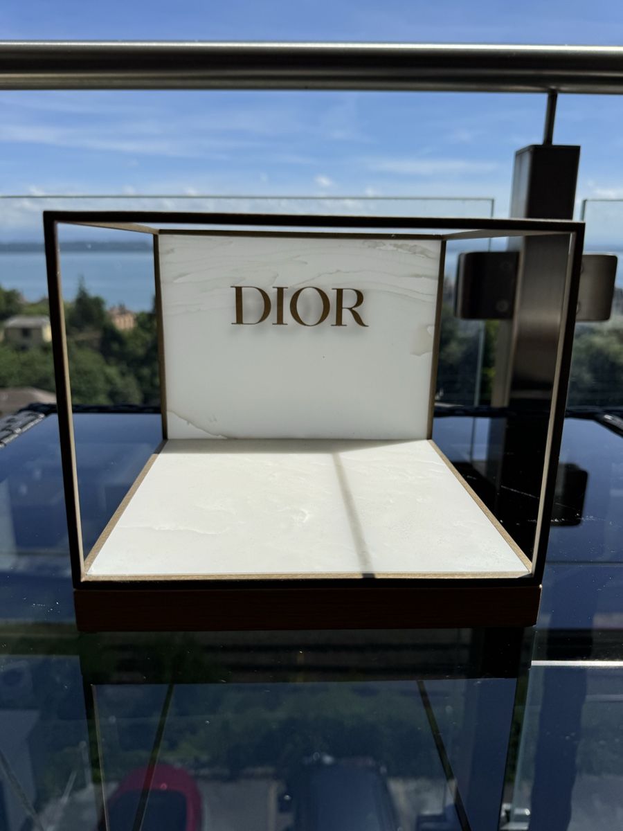 Tutte le decorazioni: Présentoir Dior effet marbre et métal cage – Nuovo (secondo la descrizione) da Neuchatel venduto da mar_9blm 4
