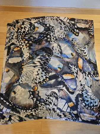H&M Schal/Pareo Schmetterlingsmuster One Size neuwertig 