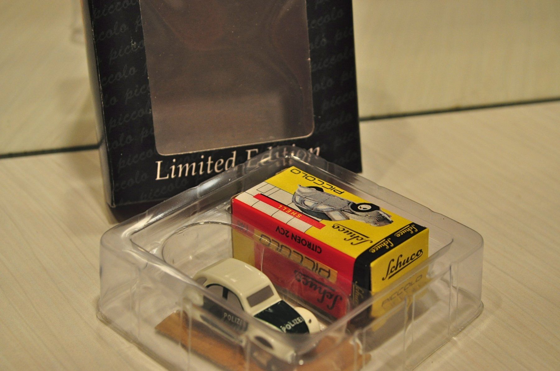 Schuco Modellautos: Citroen 2CV POLIZEI - Schuco Piccolo – Gebraucht aus Winterthur von 602ccm