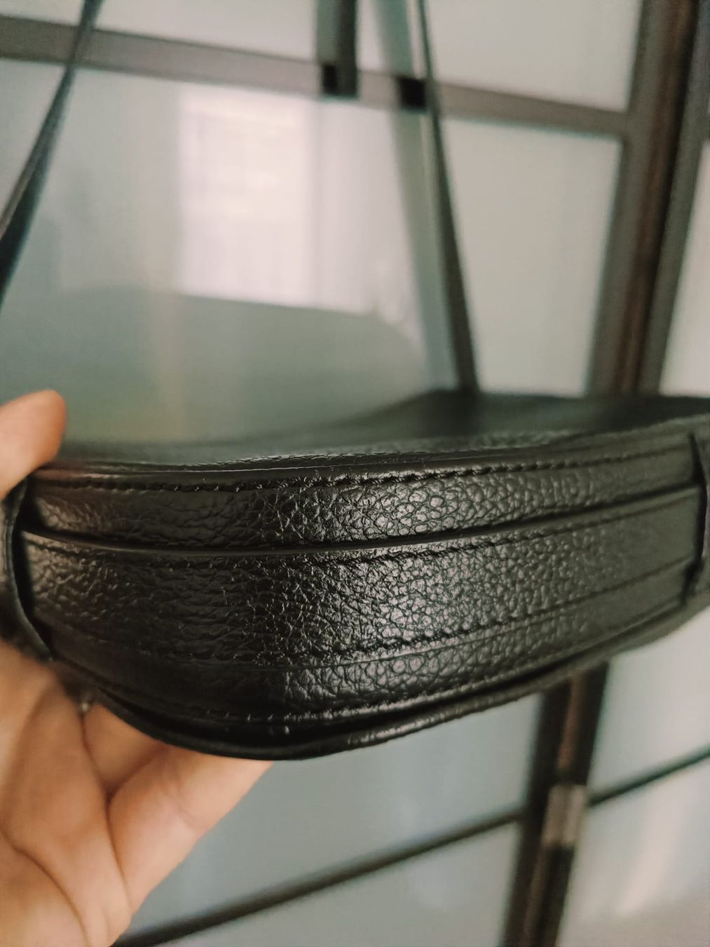 Aigner Taschen für Damen: Aigner Leder Tasche Crossbody Black – Gebraucht aus Zug von Janet077 3