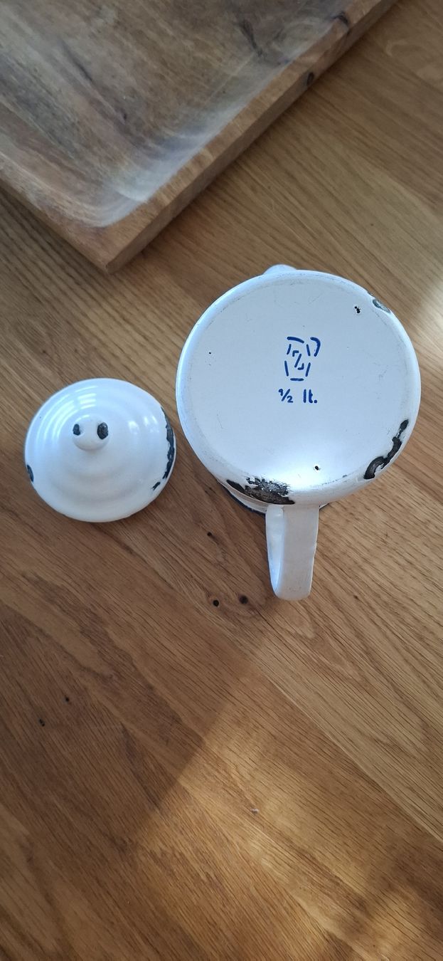 Alle Dekorationen: Altes Milchkännchen. – Gebraucht aus Ruswil von SIMBOB1992 1