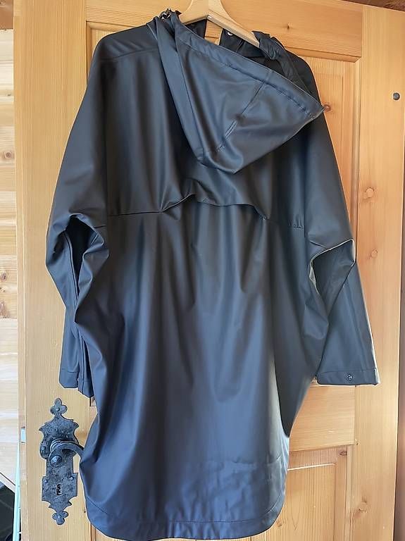 Sonstige Kleidung & Accessoires: Regenponcho – Gebraucht aus Speicher von nsw_vcg9 3