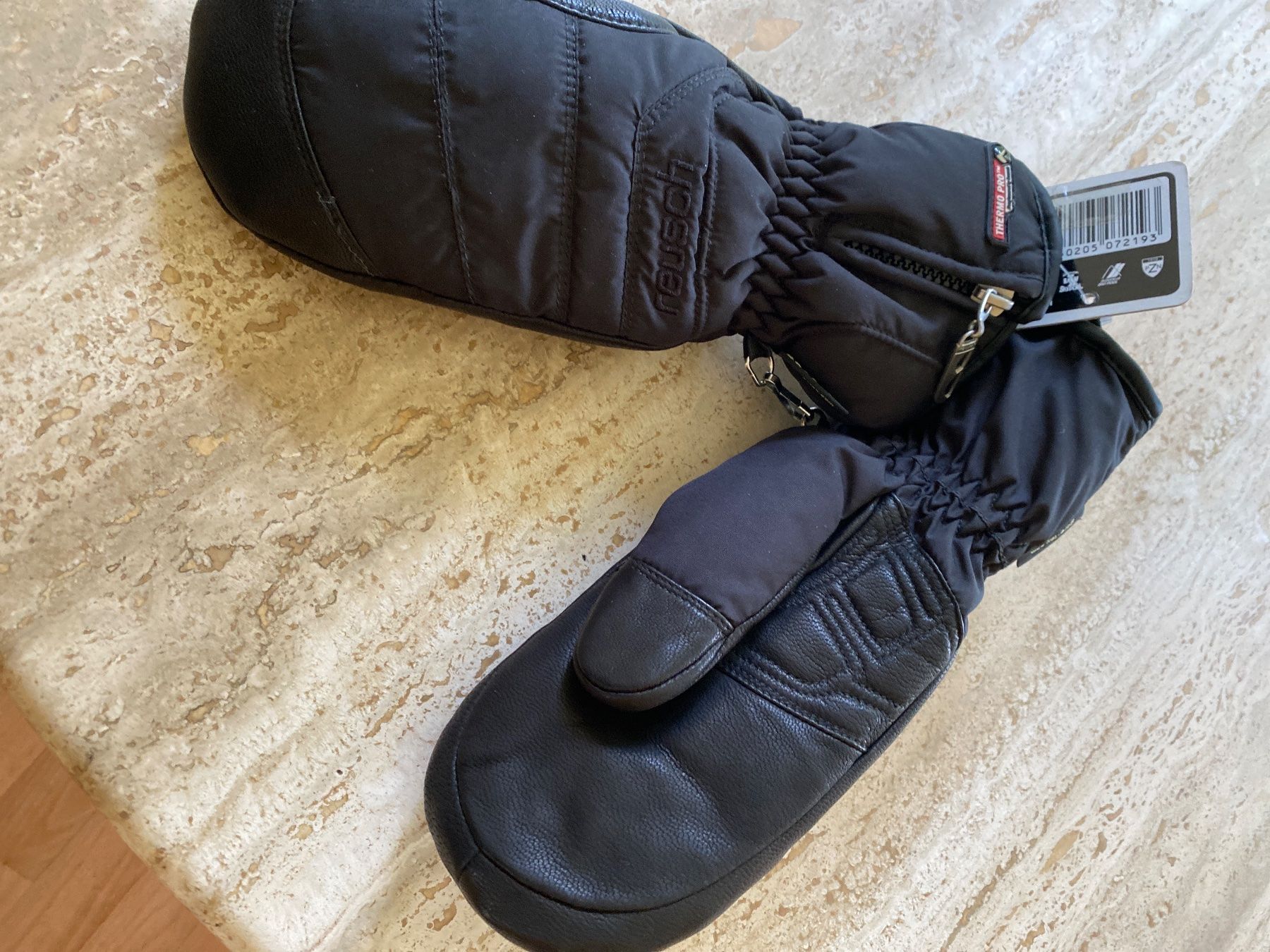 Reusch Handschuhe & Handstulpen: Gore Tex Skihandschuhe Reusch Gr. 7.5 – Neu und originalverpackt aus St. Moritz von Cwind