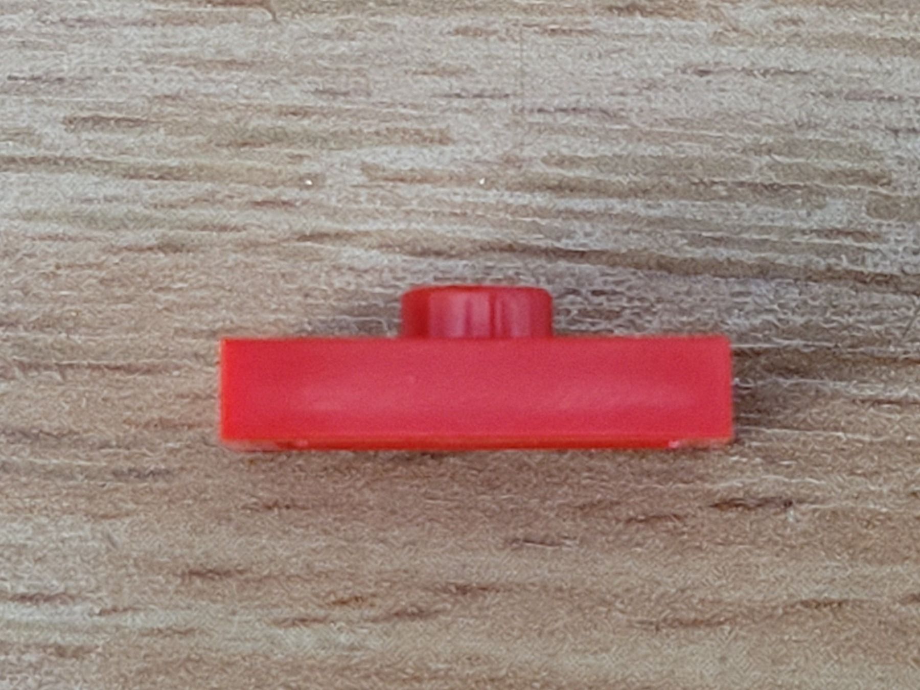 Lego Kit di costruzioni: Lego - Pièce détachée - Plaquette rouge – Usato da Payerne venduto da tintin08 1
