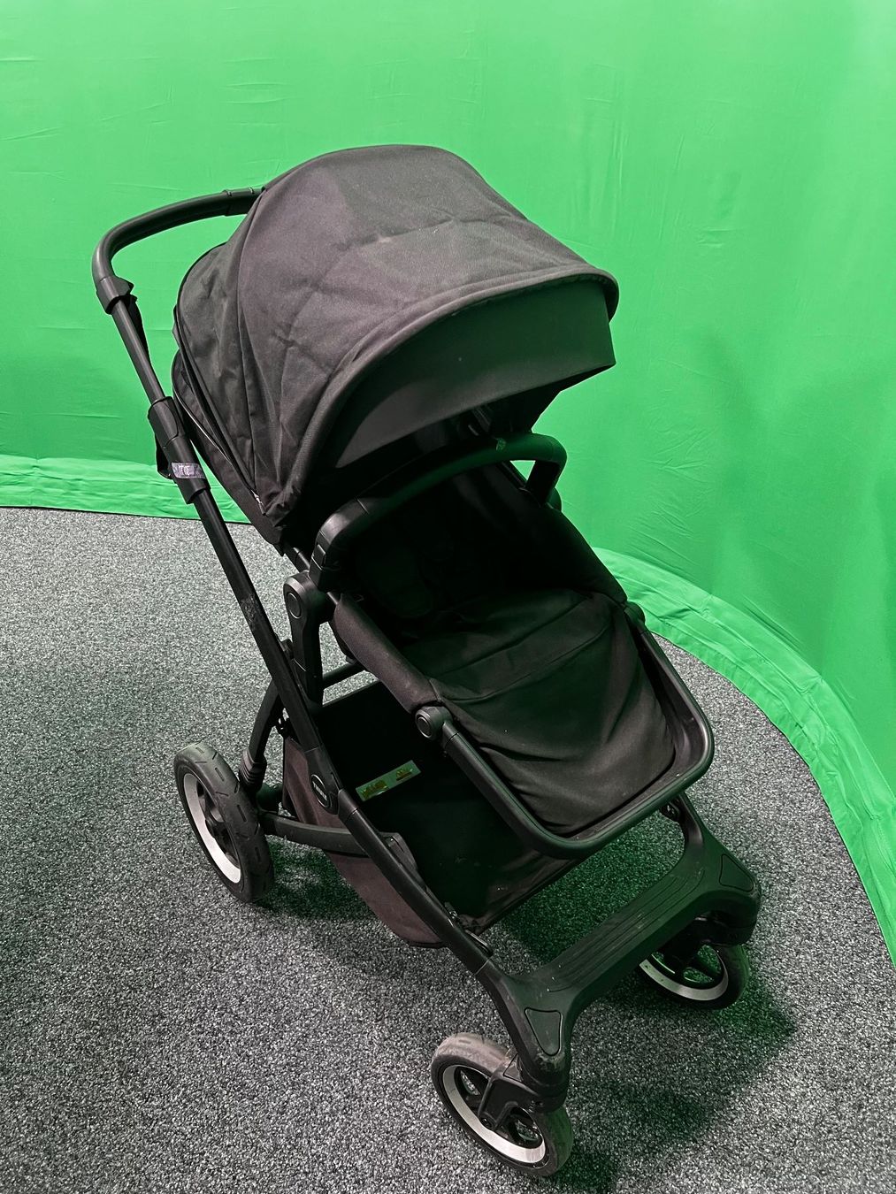 Carrozzine: Thule Kinderwagen – Usato da Baden venduto da DaHuii 4