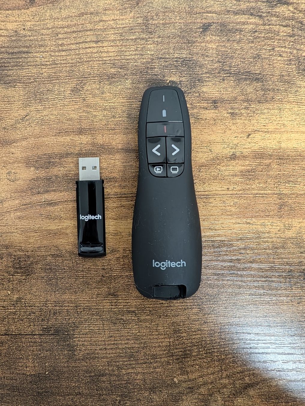 Logitech Télécommandes: Logitech R400 RF Wirless Presenter – D'occasion à Zürich par CG_8