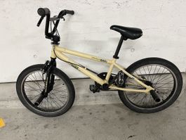 BMX Velo Univega Duke gebraucht mit Pegs und Bremse