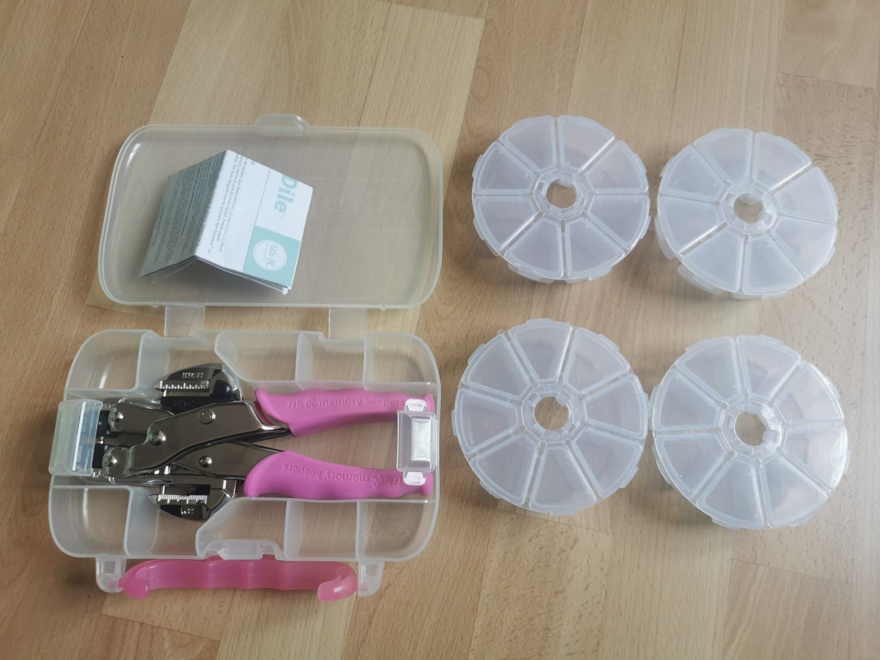 Kits de loisir créatif: Crop-A-Dile We R – D'occasion à Peyres-Possens par vevette65