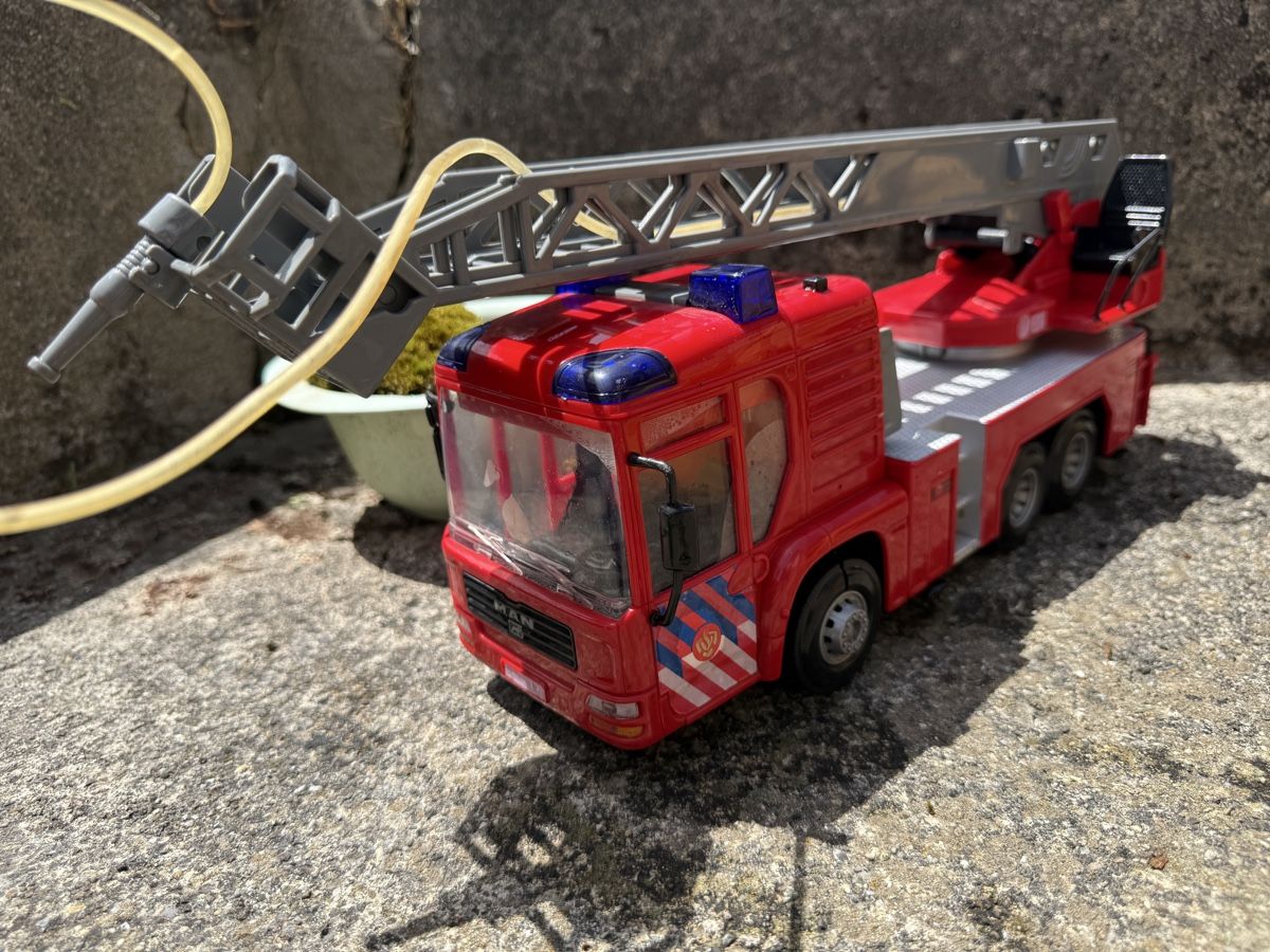 Giocattoli: Spielzeug-Bagger, Traktor, Feuerwehrauto, Nerf – Usato da Kloten venduto da Benz_63S 3