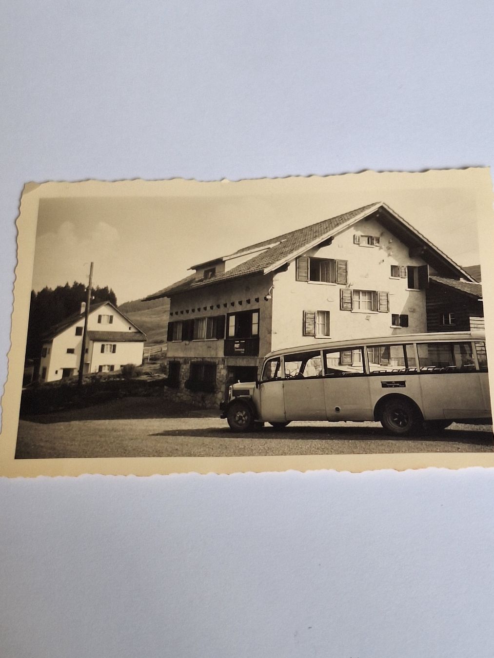 Foto & Immagini: 2 alte Saurer Postautos Originalfotos – Usato da Schaffhausen venduto da RicardoSchaffhausen 1