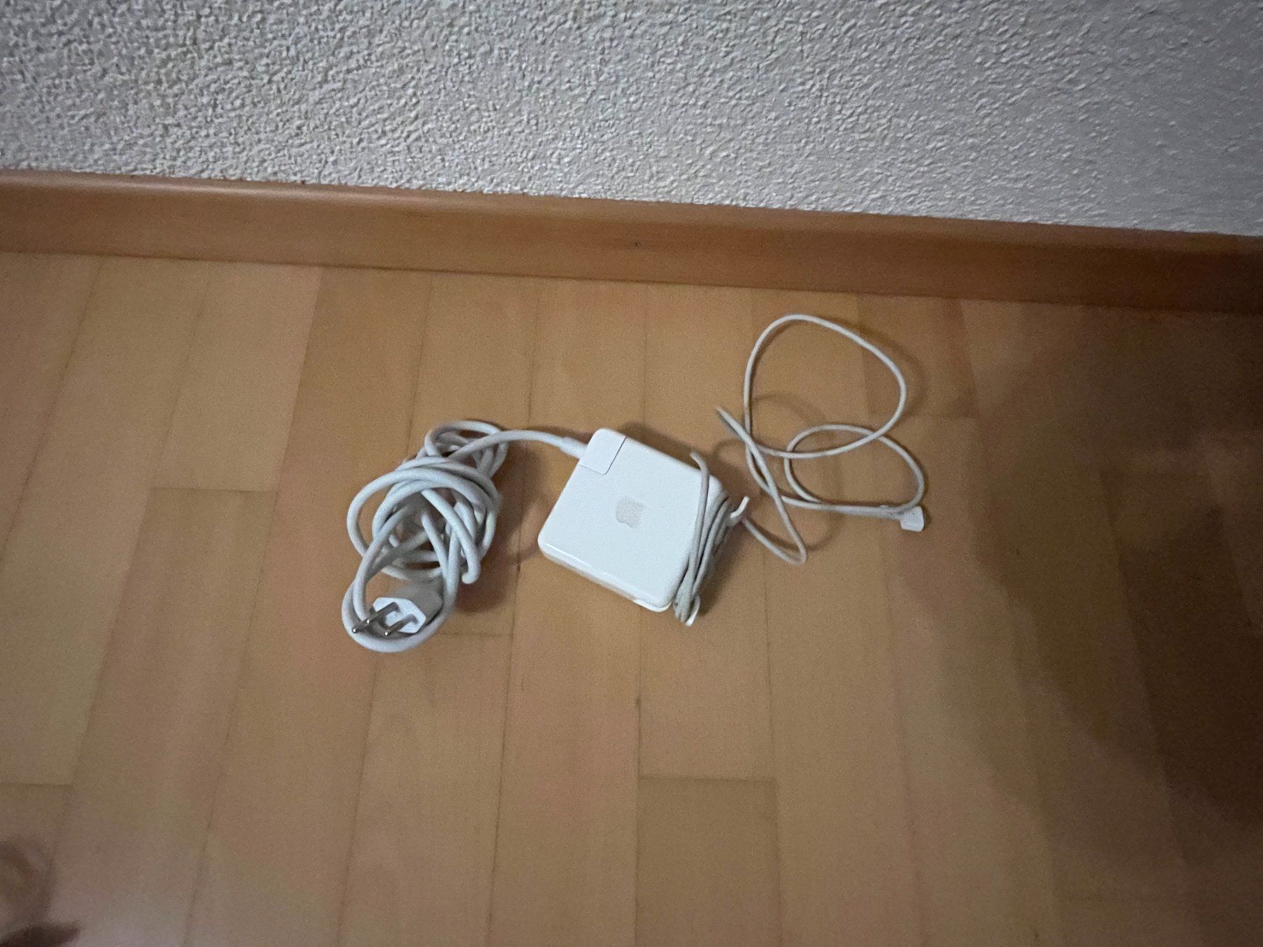 Apple Unità & Adattatore: MacSafe 1 Adapter 85W – Usato da Winterthur venduto da fla_hwg8