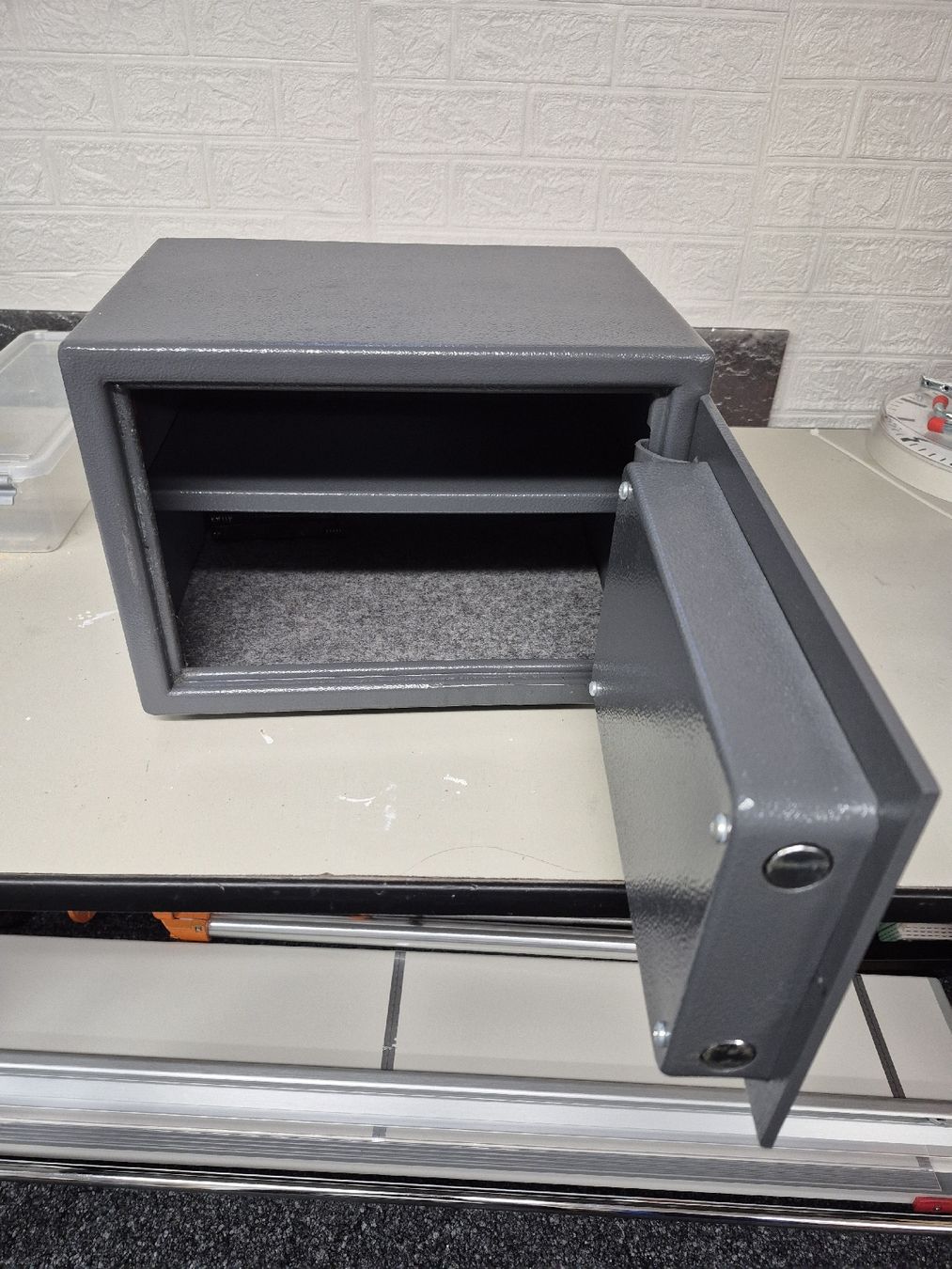 Casseforti: Sentry V260 Tresor – Usato da Schleinikon venduto da Loewe44 1
