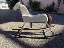 Schaukelpferd Alt