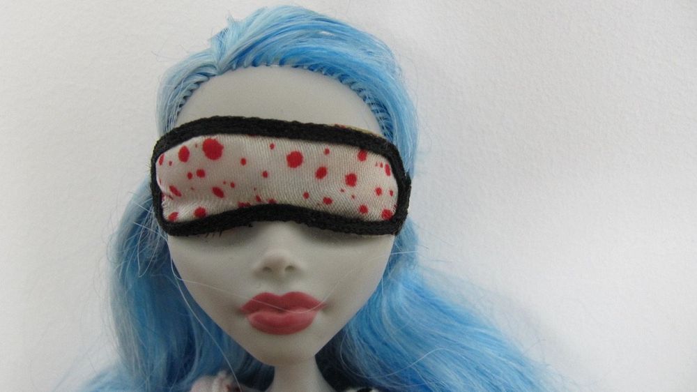 Monster High Ghoulia Yelps Puppe mit Brille und Schlafmaske | Kaufen ...