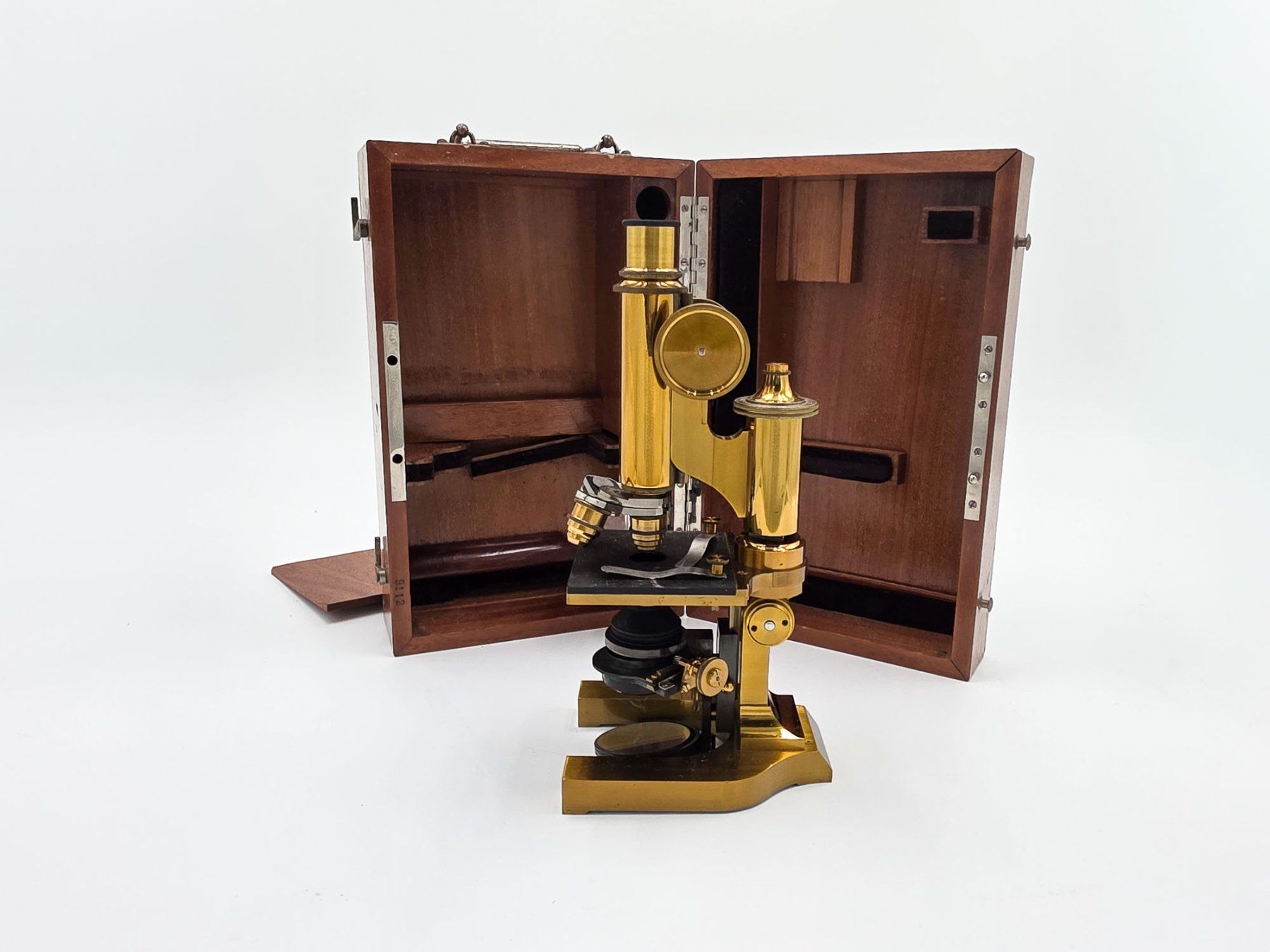 Leitz Microscopi: E. Leitz Mikroskop - Messing, Holzkoffer - Ref. 08/09 – Usato da Au ZH venduto da BrockiAu 2