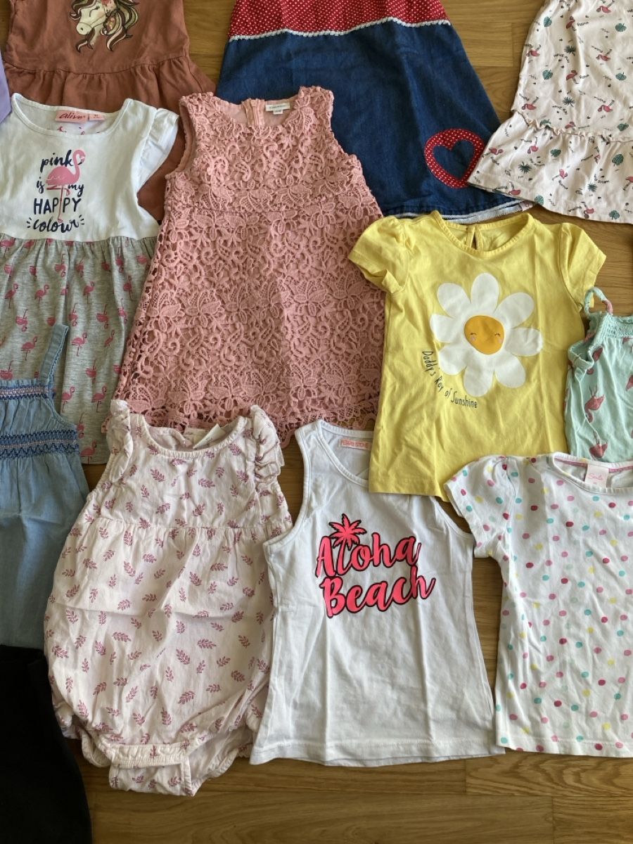 Lotti & Set di vestiti: Mädchen Kleiderpaket, Grösse 86/92, Top Zustand – Usato da Staad SG venduto da gab_7dr9 2
