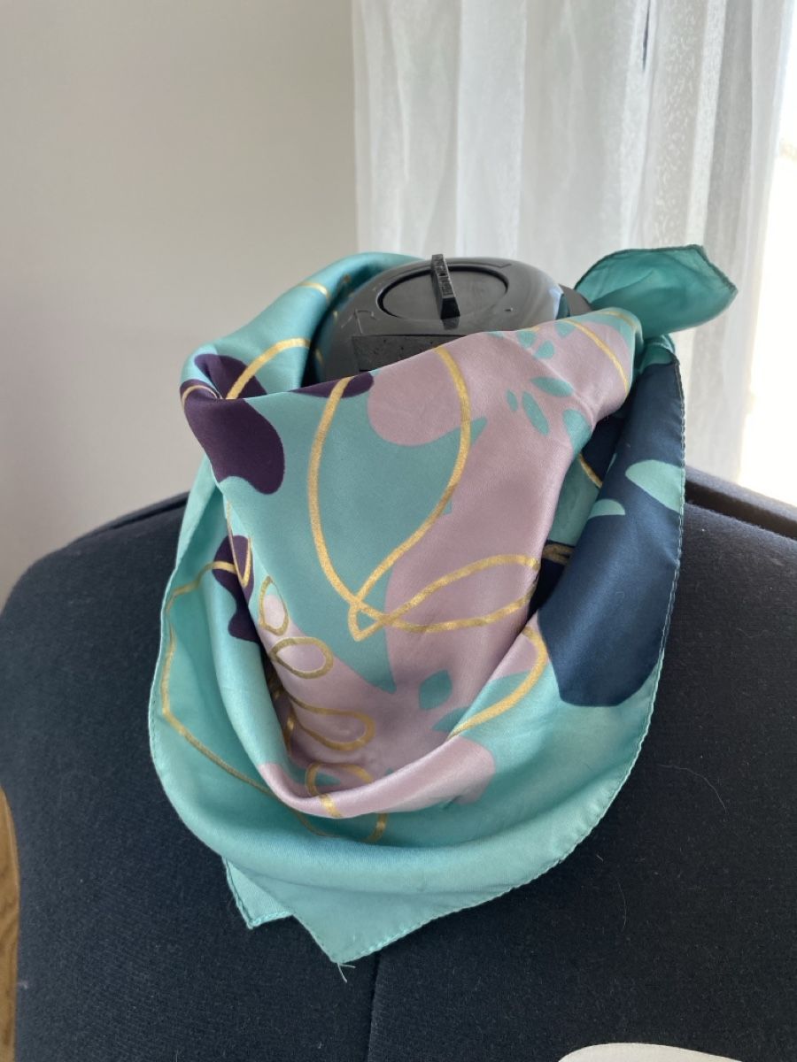 Foulards, Tücher & Schals: schönes Tuch Esprit mit Blumen-Muster – Gebraucht aus Hausen AG von corinne_g 1