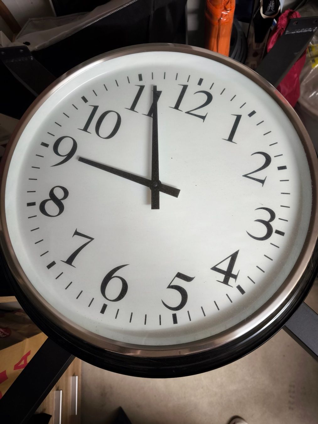Orologi: Grosse wanduhr rund  59cm gebraucht – Usato da Schönengrund venduto da Gr4v0n