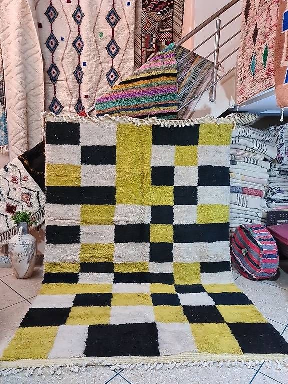Tappeti: Authentic Handwoven Moroccan Wool Rug – Usato da Crans-Montana venduto da AtlasWoolWorks 1