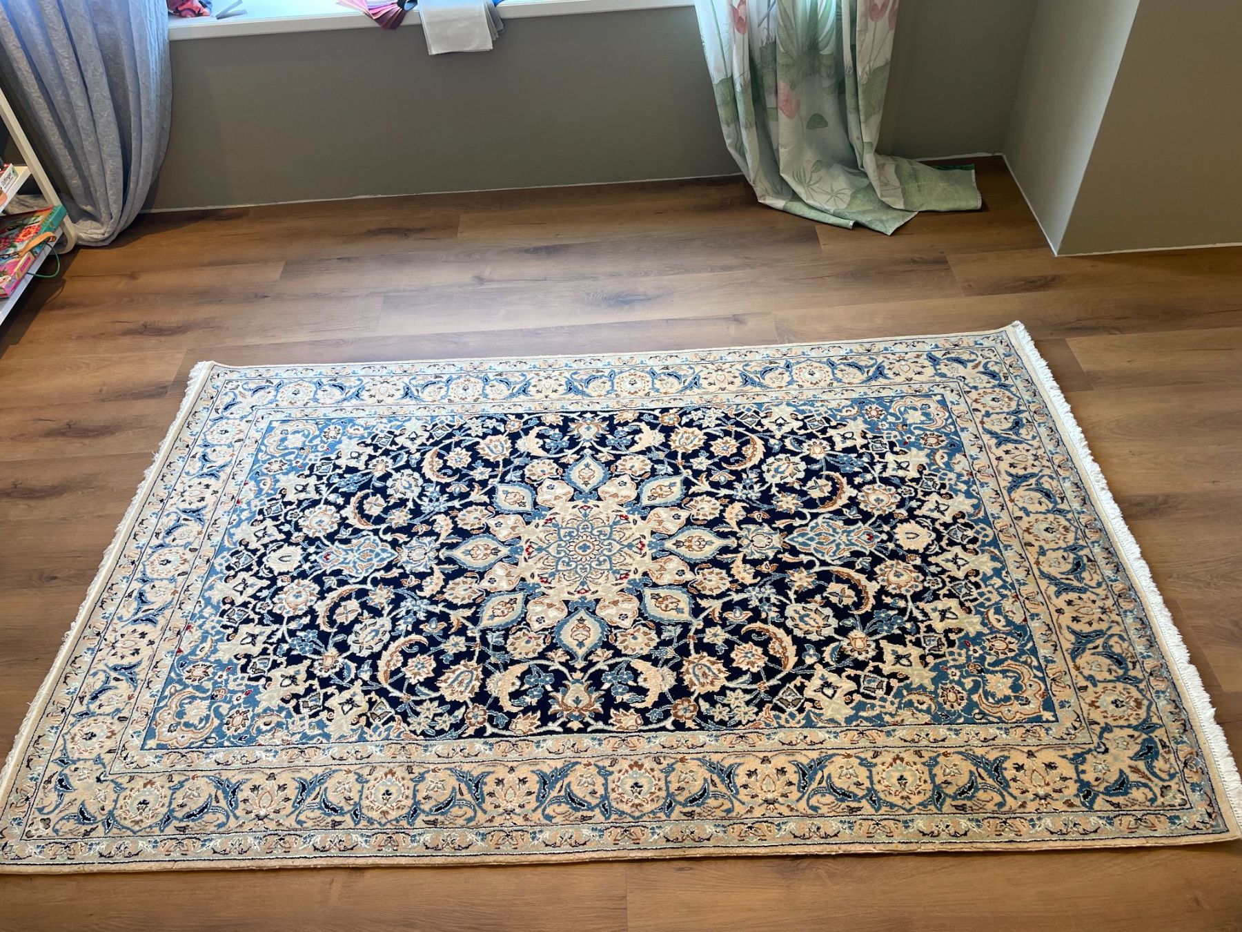 Nain Tappeti: Nain Teppich mit Seide – Usato da Luzern venduto da stilwerkstatt