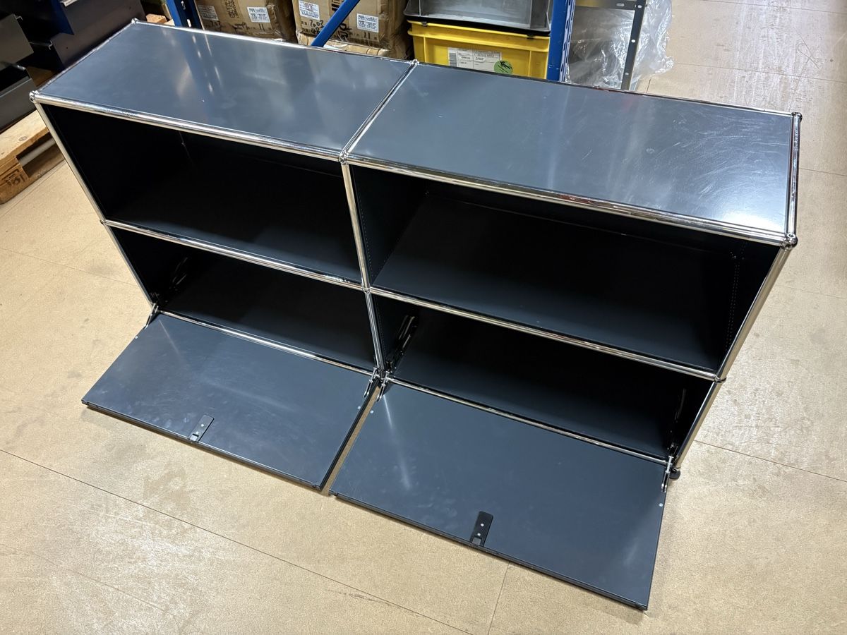 Scaffali: USM Haller Sideboard Anthrazit mit Klappen – Usato da Hellbühl venduto da copy-swiss 1