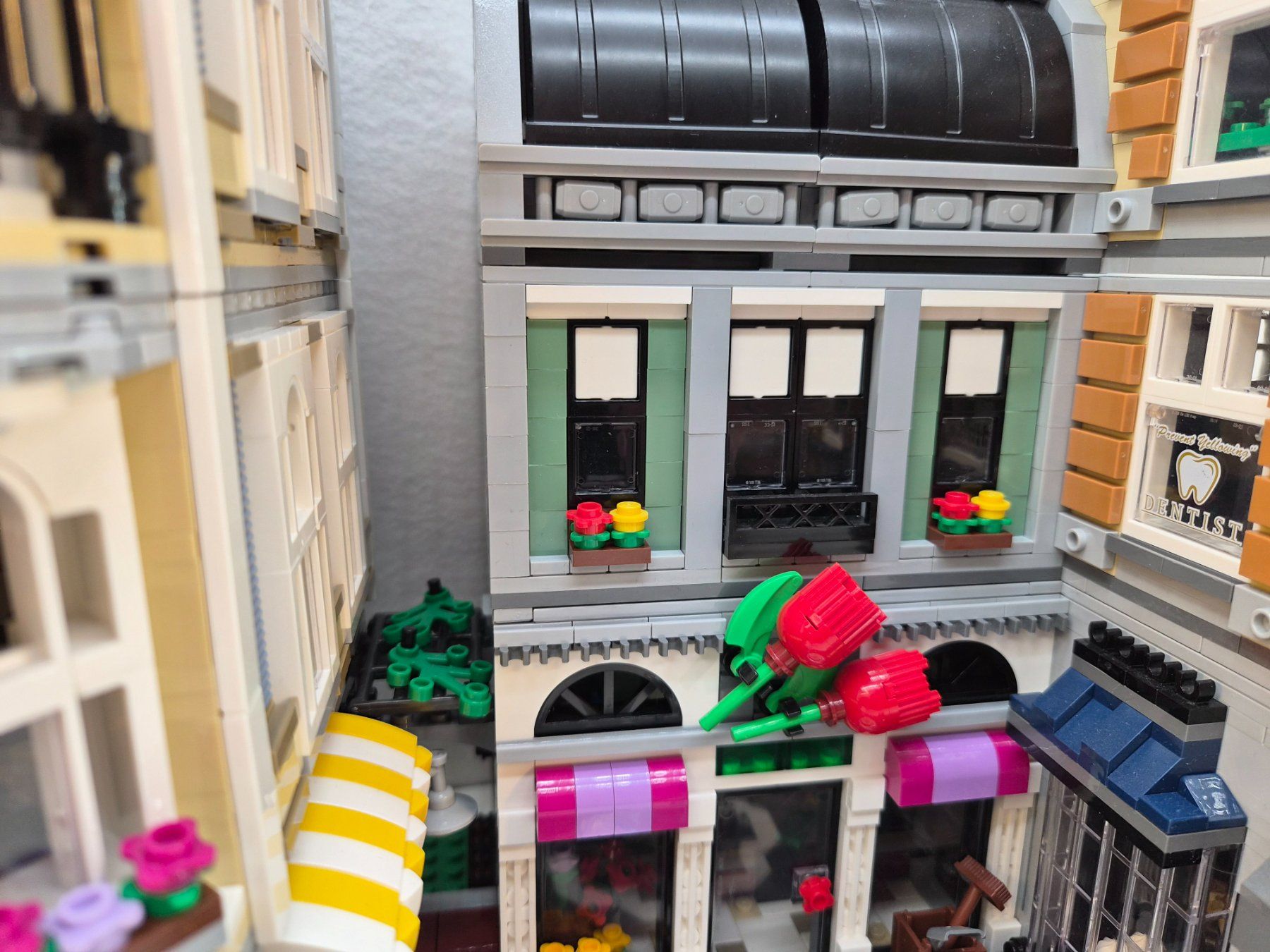 Lego Spielzeuge: Lego Creator Expert,Modular Buildings, Assembly Square,10255 – Gebraucht aus Wauwil von SoLeWa 3