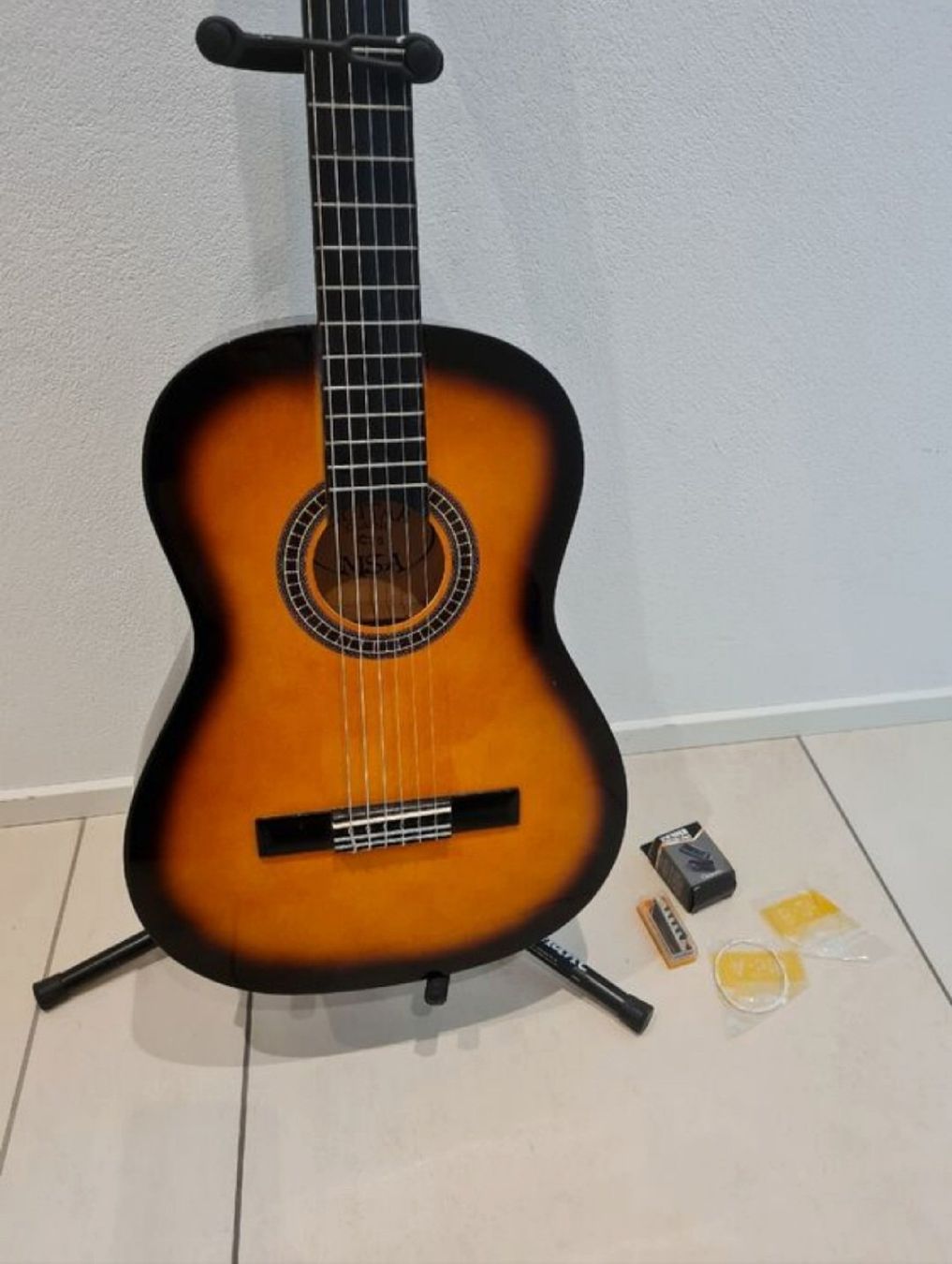 Strumenti musicali: Klassic Guitar – Usato da Einsiedeln venduto da RKmnc 3