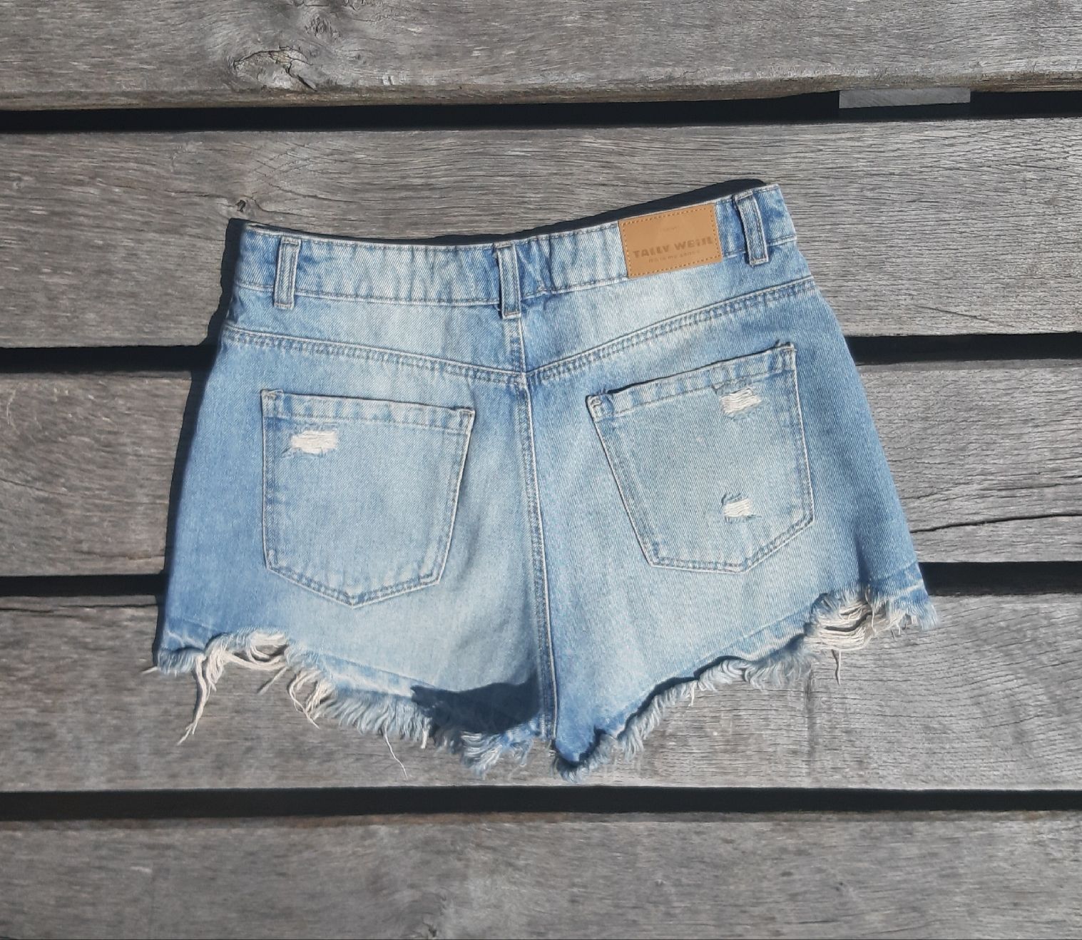 Tally Weijl Pantaloni: Denim shorts NEU! Gr.40 – Nuovo e nell'imballaggio originale da Zürich venduto da Venecia25 1