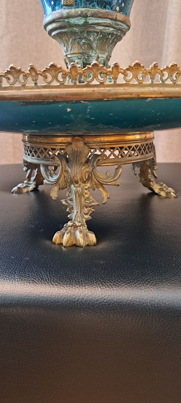 Tutte le decorazioni: Antike Vase mit Löwenkopf und Tablett, Bronze – Usato da Zürich venduto da Eric.Christian01 2