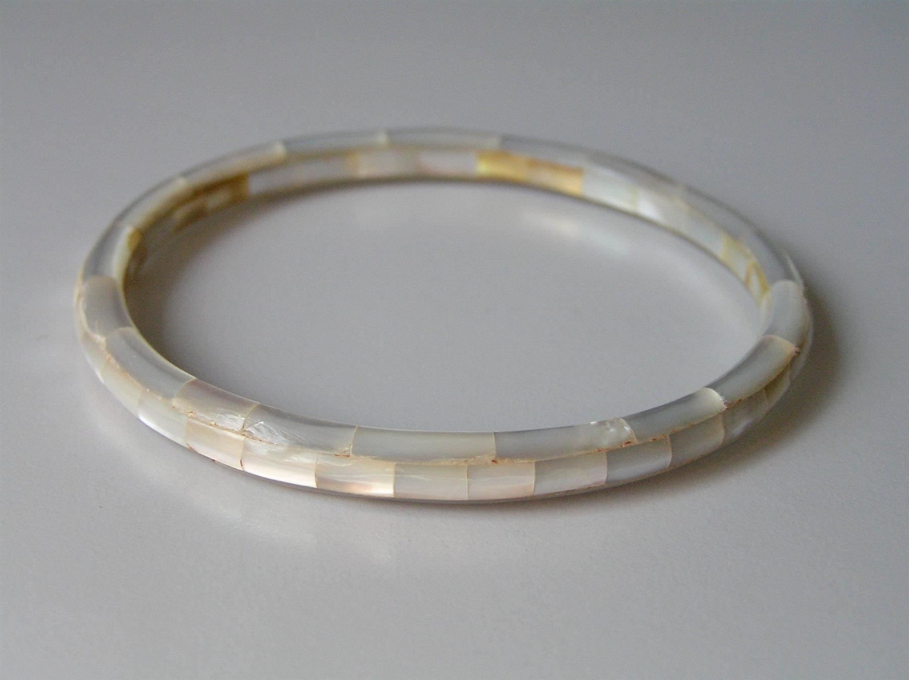 Bracciali & Braccialetti: antiker Armreif Armring aus Perlmutt – Usato da Frauenfeld venduto da dhour 3